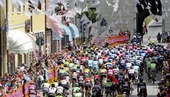 Start pátení 13. etapy Giro dItalia.