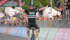 Mikel Nieve slaví etapové vítzství na Giro dItalia.