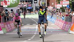 panl Alejandro Valverde slaví etapové vítzství na Giru.