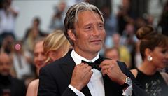 Jeden z leto�ních porotc�, herec Mads Mikkelsen, pózuje pro fotografy na...