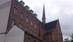 Pro bruselské budovy je typický cihlový prvek.