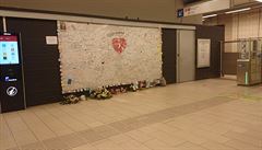Vzpomínková tabule ve stanici metra Maalbeek.