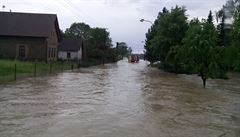Lokální záplavy po silné boui ohroovaly 28. kvtna obyvatele obcí na...