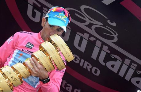 Vincenzo Nibali slaví druhý triumf na Giru.
