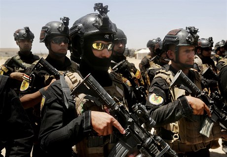 Irácké elitní protiteroristické jednotky se pipravují k akci bhem operace k...