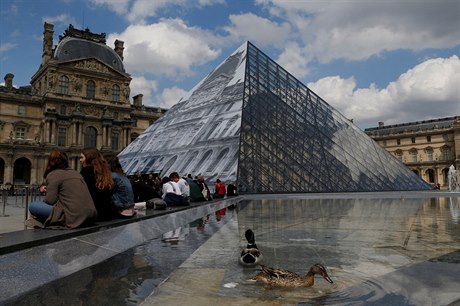 Muzeum Louvre.