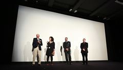 Na festivalu v Cannes film prezentovali zleva: Jií Hlupý (autor trikových...
