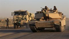 Jednotky irácké armády se pipravují k útoku na bojovníky IS ve Fallúde.