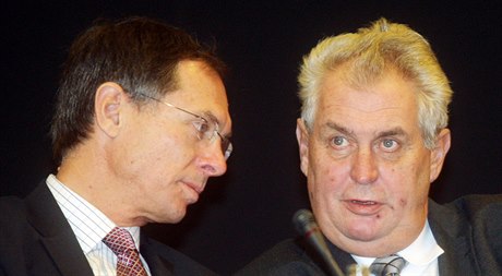 Milo Zeman a Jan vejnar na Mezinárodním finanním fóru v roce 2008.