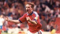 Vladimír Šmicer se raduje z gólu na ME 1996 v Anglii.