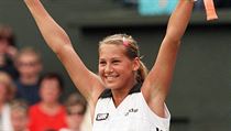 Svj prvn turnaj na okruhu WTA vyhrla Kurnikovov u v 15 letech.
