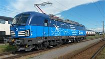 Lokomotiva Siemens Vectron v barvch spoelnosti D Cargo.