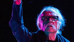 Re�isér a hudebník John Carpenter.