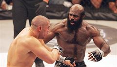 Kimbo Slice (vpravo) patil k nejlepím bojovníkm MMA v supertké váze.