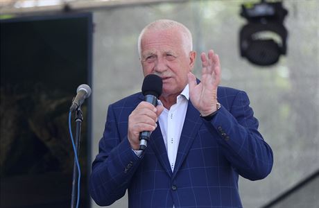 Exprezident Václav Klaus oslavil 19. června v Praze na Štvanici své 75....