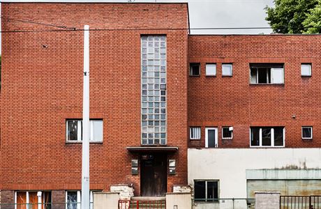 Funkcionalistická vila Na Petinách 7 má jít k zemi. Radniní odbor výstavby na...