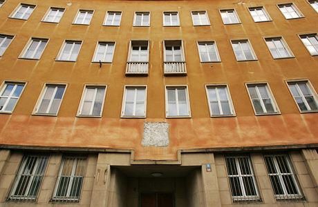 Budova bývalého policejního editelství v Karlových Varech. Za války slouil...