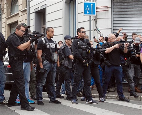 Francouzská policie v Lille.