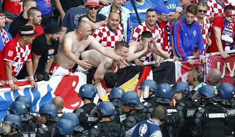 Česko vs. Chorvatsko (chorvatští fanoušci).