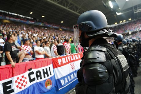 Bude Chorvatsko za výtržnosti svých fanoušků potrestáno?
