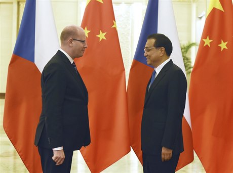 Premiér Bohuslav Sobotka v pátek v Pekingu jednal se svým ínským protjkem Li...