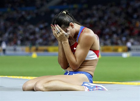 Jelena Isinbajevová se s rozhodnutím IAAF nehodlá smíit