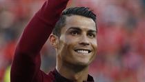 Christiano Ronaldo zdrav divky v vodu utkn.