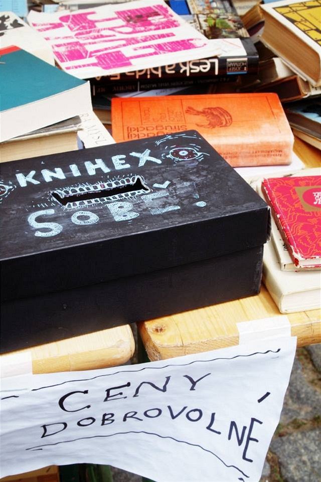 Knihex: kni�ní jarmark malých nakladatel�