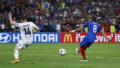 Francie vs. Albánie (Payet stílí gól).