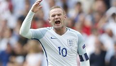 Anglie vs. Wales (vzteklý Wayne Rooney).