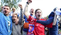 Fanouci sledovali 17. ervna v Praze utkání skupiny D mistrovství Evropy ve...
