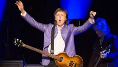 McCartney se prý v zákulisí uil esky.
