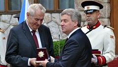 Český prezident Miloš Zeman (vlevo) s makedonským prezidentem Ďorgem Ivanovem,... | na serveru Lidovky.cz | aktuální zprávy