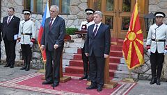 eský prezident Milo Zeman (vlevo) s makedonským prezidentem orgem Ivanovem.
