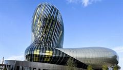 Muzeum vína je novou architektonickou chloubou Francie, stojí ve m�st� Bordeaux.