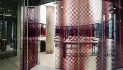 Muzeum vína je novou architektonickou chloubou Francie, stojí ve m�st� Bordeaux.