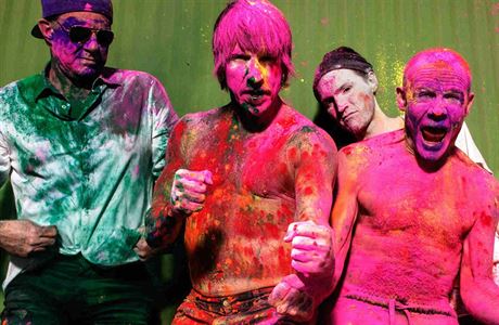 V nejlepích letech. Red Hot Chili Peppers jsou sice u postarí pánové, kus bláznivosti jim ale zstal.