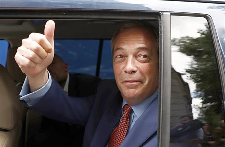 Nigel Farage, bval pedseda euroskeptick UKIP.