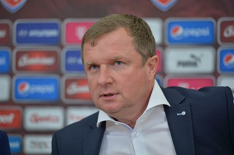 Trenér fotbalové reprezentace Pavel Vrba vystoupil 23. června v Praze na...