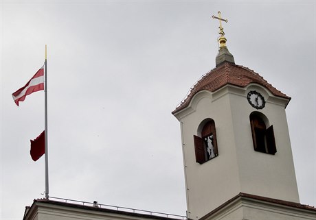 Nad pilberkem zavlály rudé trenky. Vyvsilo je tam divadlo Husa na provázku