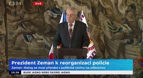 Prezident Milo� Zeman na tiskové konferenci.