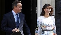 Britsk premir David Cameron s manelkou Samanthou.