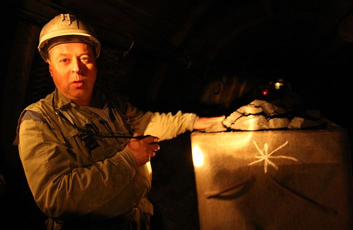 Náro�ná práce v uranovém dole.