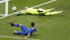 Island vs. Rakousko (gól Traustasona)