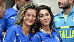 Italské fanynky na zápase Eura se panlskem.