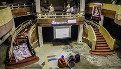 Léta nevyu�ívané chátrající prostory ostravského obchodního domu Ostravica...