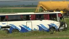 Snímky havarovaného autobusu (záběr z videozáznamu). | na serveru Lidovky.cz | aktuální zprávy