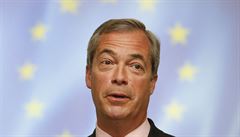 Strana UKIP reprezentovaná Nigelem Faragem (na snímku) je rozhodn pro brexit.