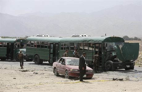 Útok sebevraha údajn zasáhl autobus plný policejních branc, kteí cestovali z...
