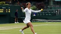 Barbora Strcov v prvnm kole Wimbledonu.
